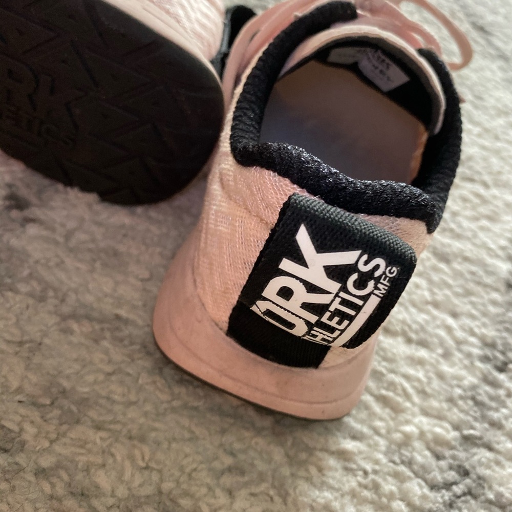 Palm pink chevron sneakers - Picture 5 of 5